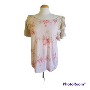 EUC BiBi Floral Ruffle Sleeve Medium Top